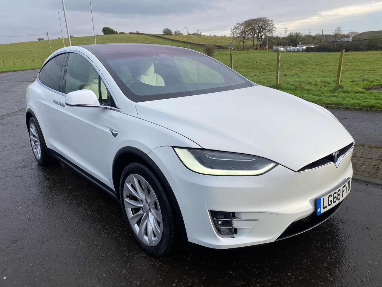 Main listing image - Tesla Model X