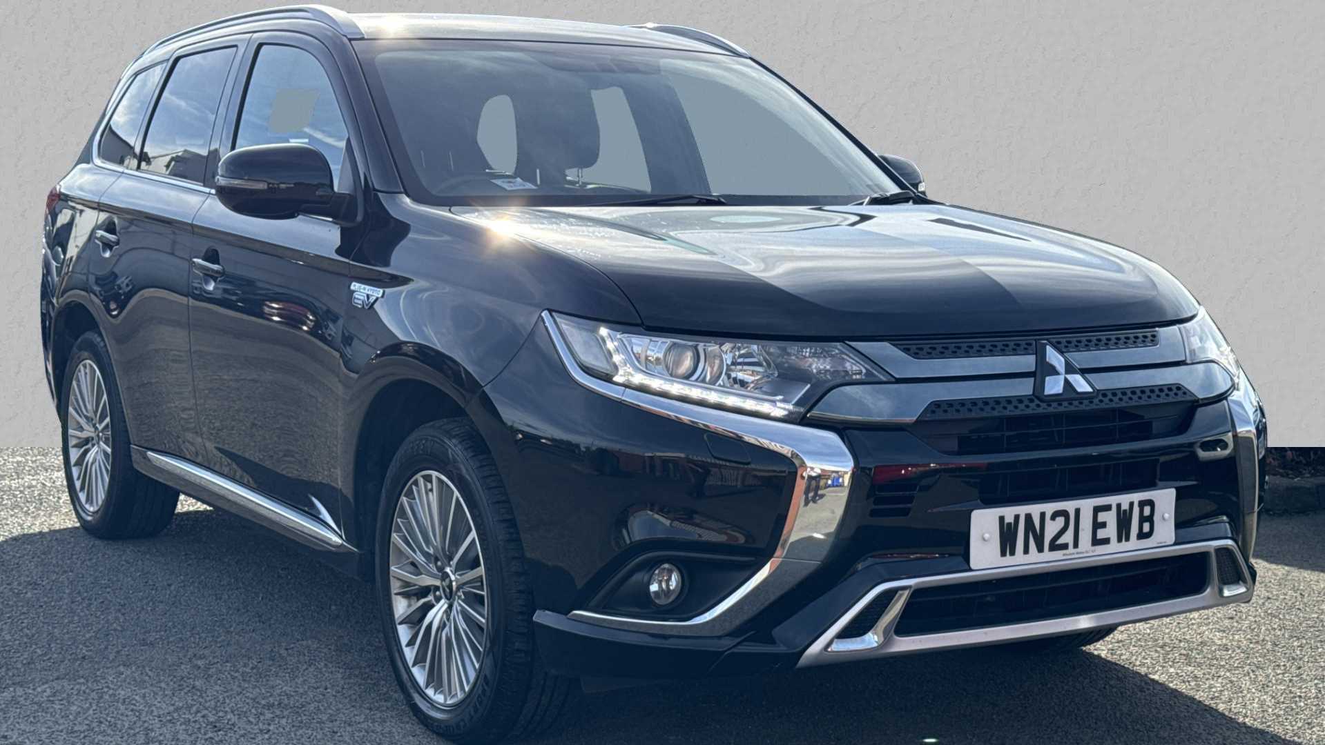 Main listing image - Mitsubishi Outlander