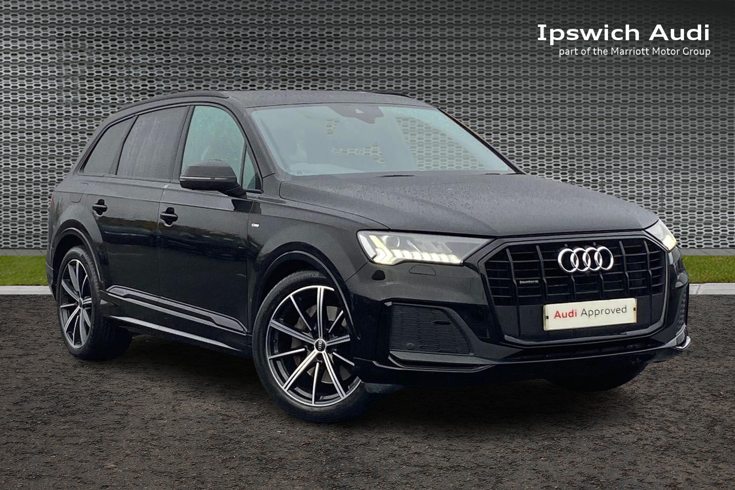 Main listing image - Audi Q7