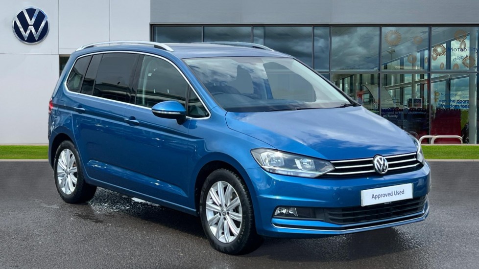 Main listing image - Volkswagen Touran
