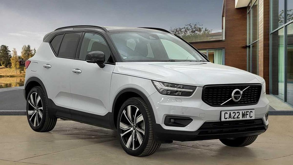 Main listing image - Volvo XC40 Recharge