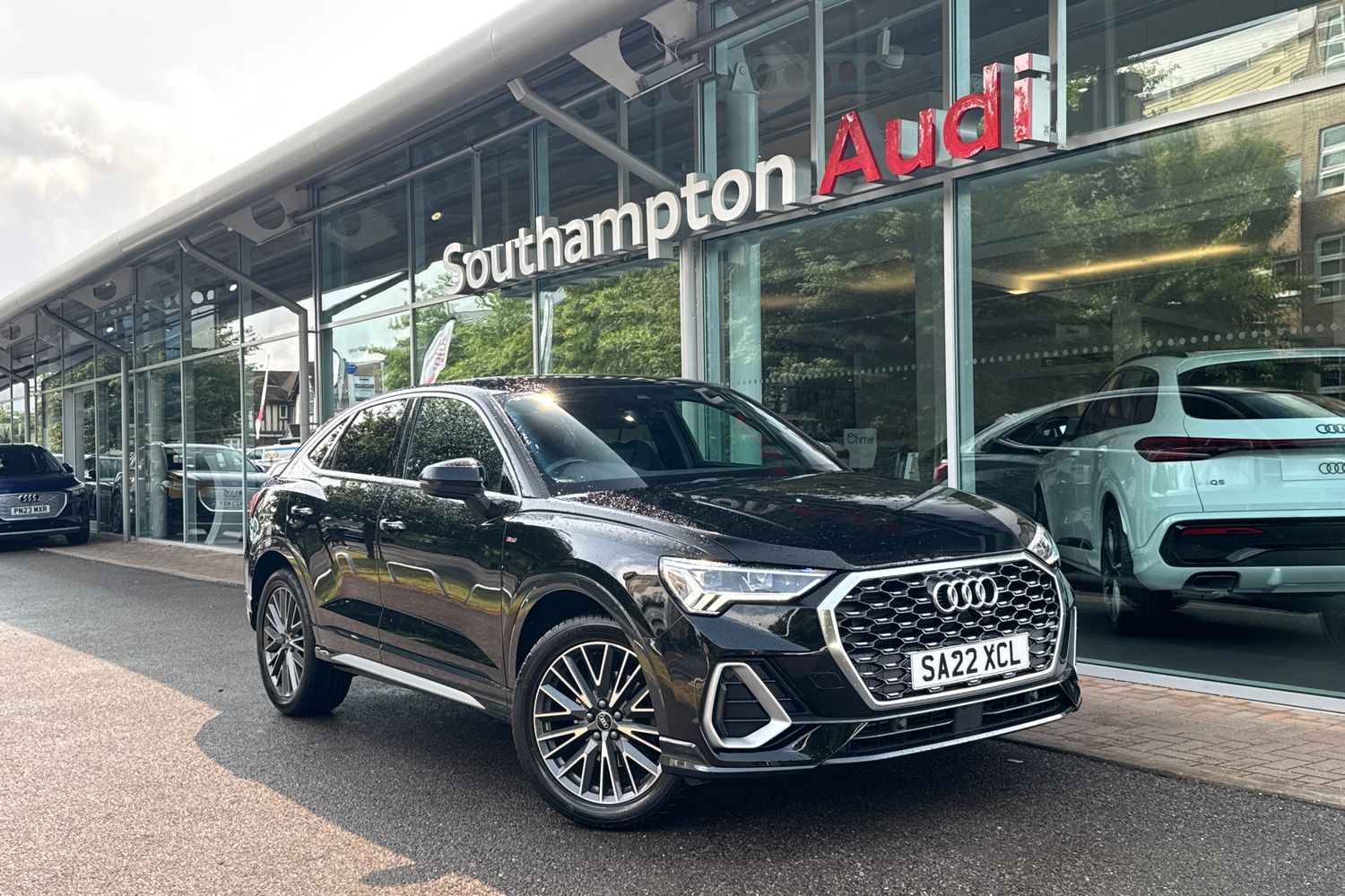 Main listing image - Audi Q3