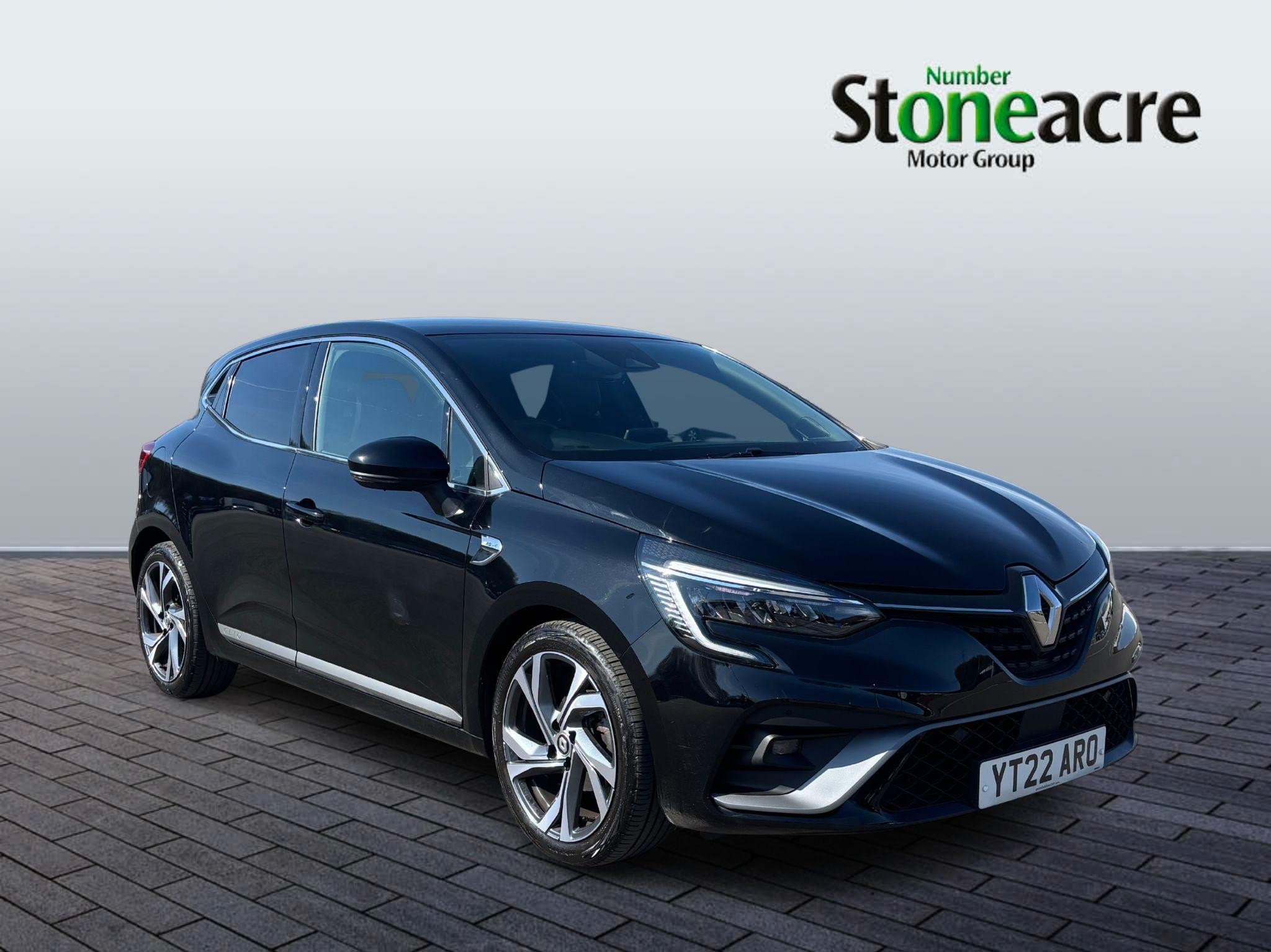 Main listing image - Renault Clio