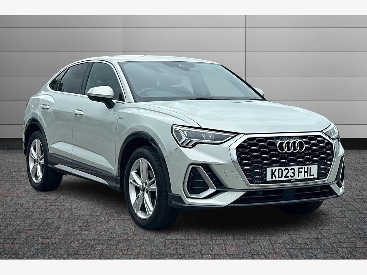 Main listing image - Audi Q3