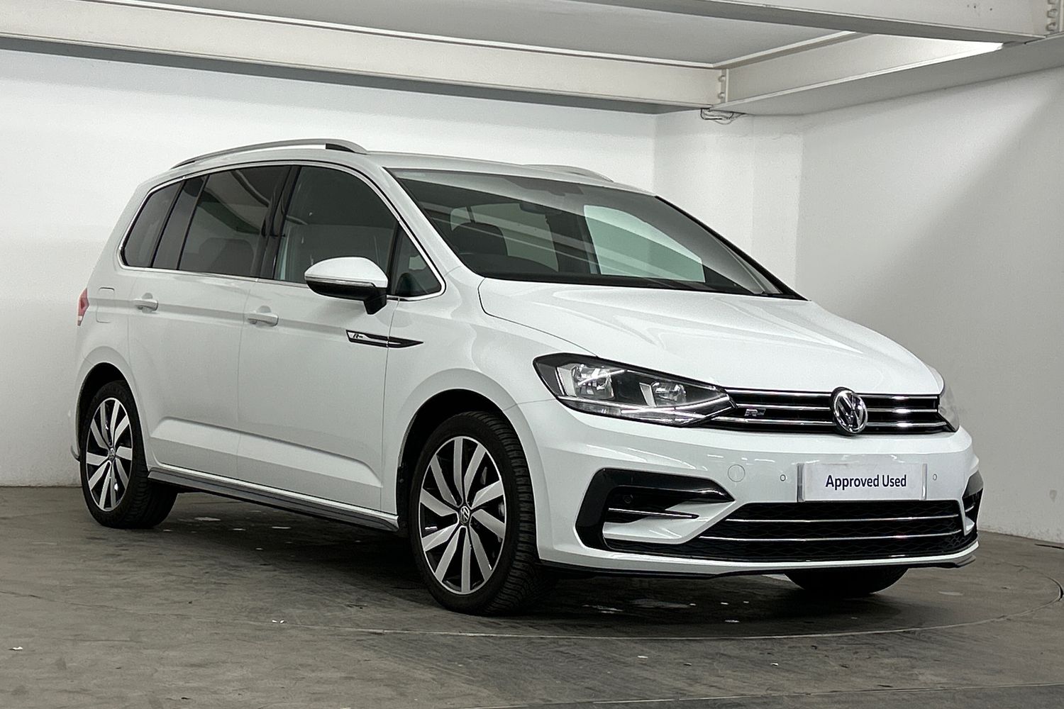 Main listing image - Volkswagen Touran