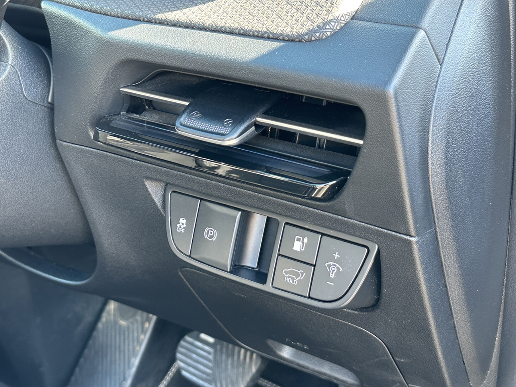 Main listing image - Kia EV6