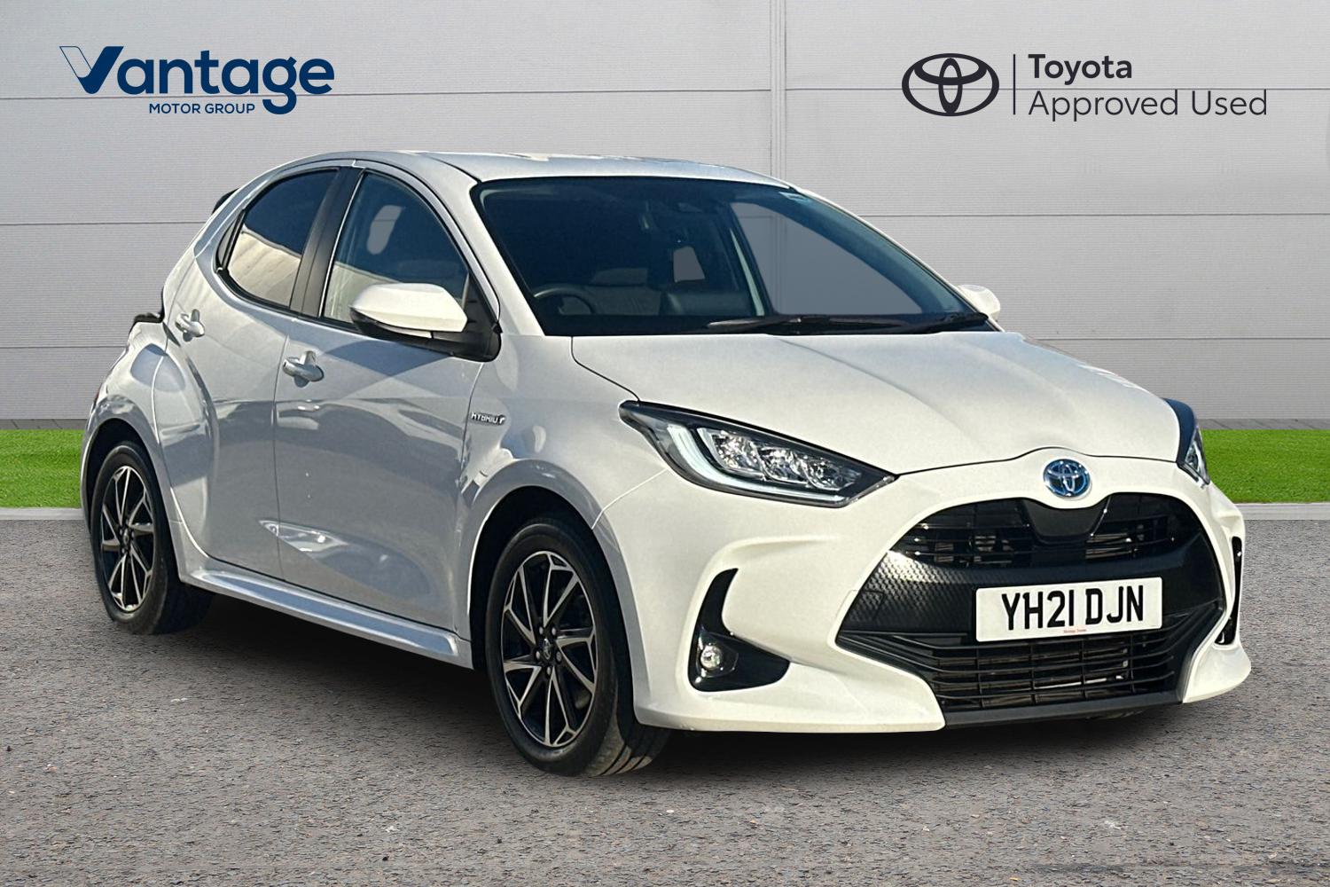 Main listing image - Toyota Yaris