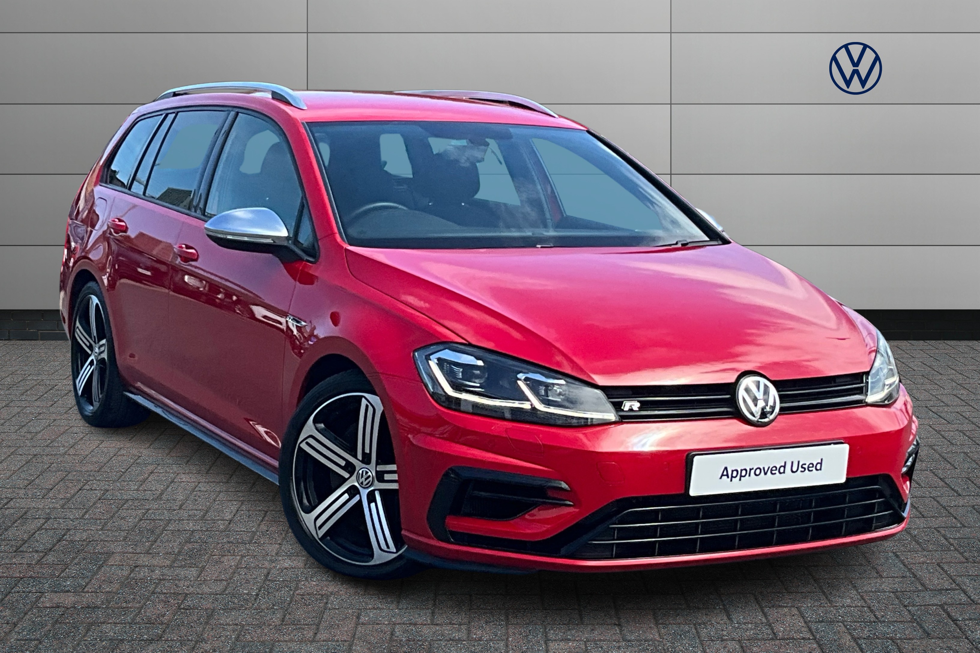 Main listing image - Volkswagen Golf Estate