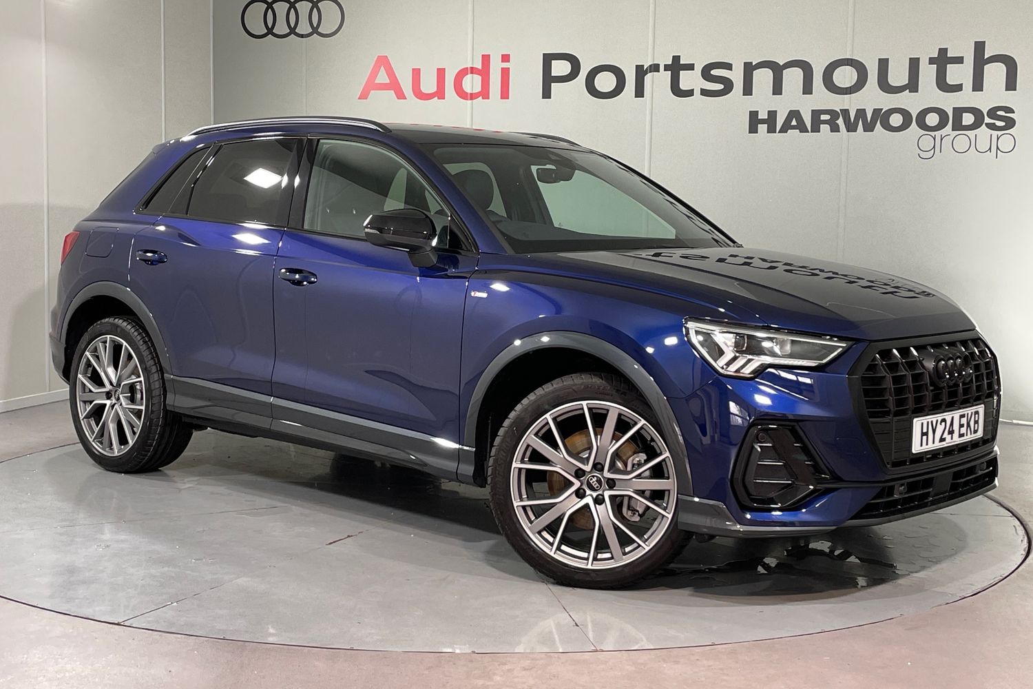 Main listing image - Audi Q3