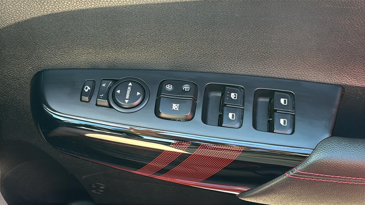 Main listing image - Kia Picanto