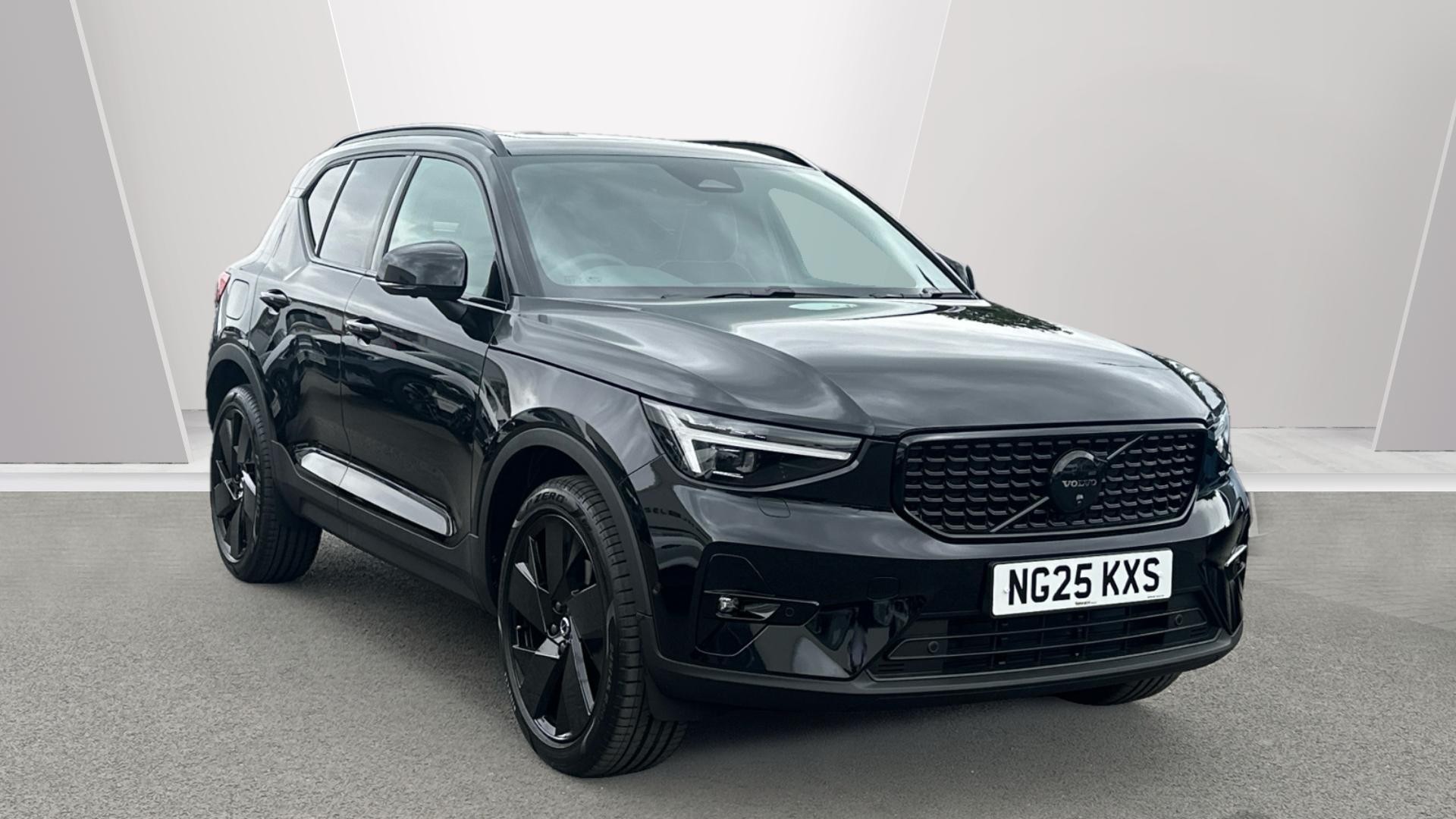 Main listing image - Volvo XC40