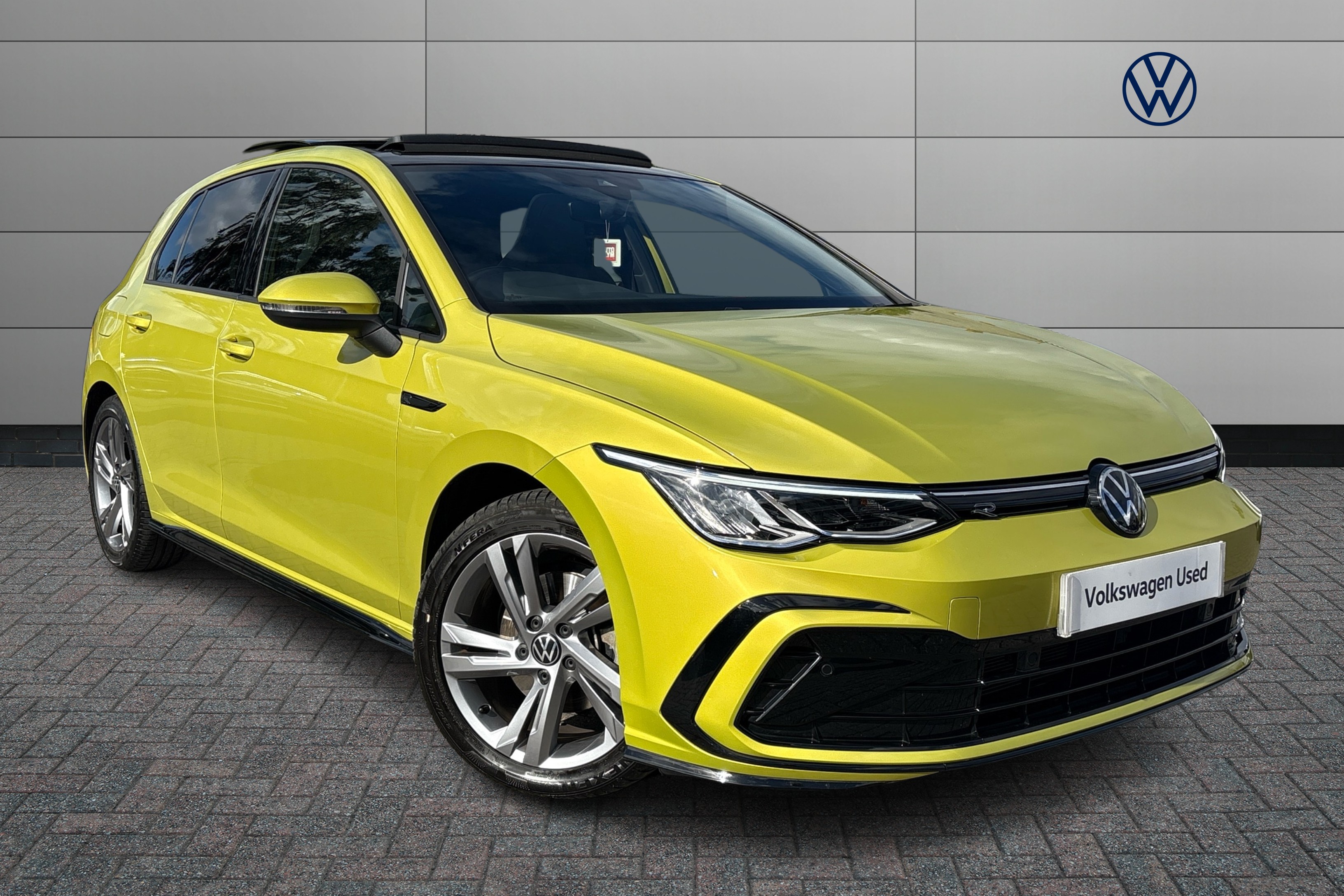 Main listing image - Volkswagen Golf