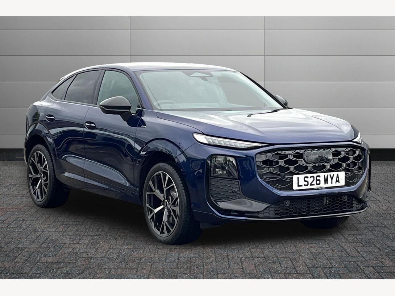 Main listing image - Audi Q3