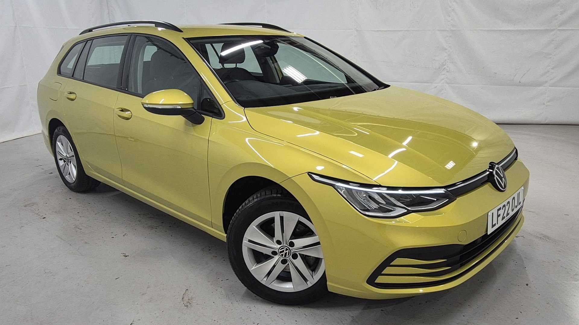 Main listing image - Volkswagen Golf Estate
