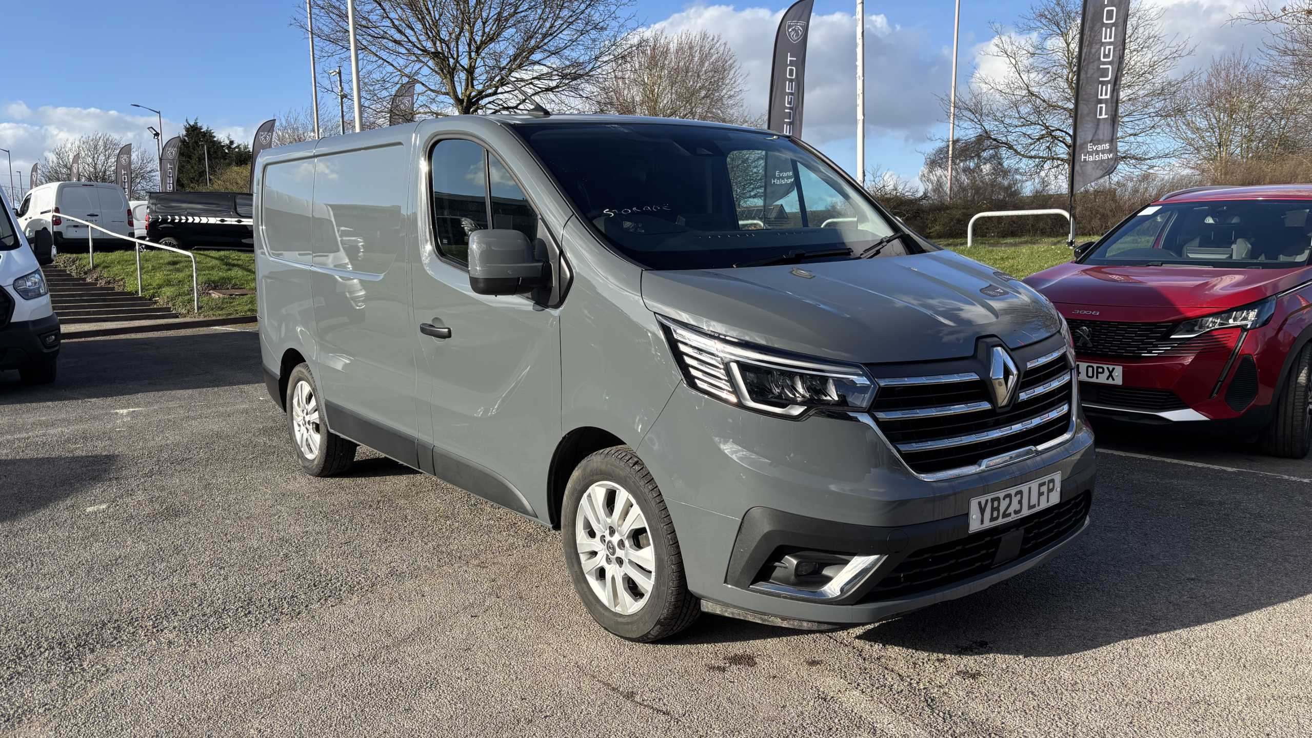 Main listing image - Renault Trafic