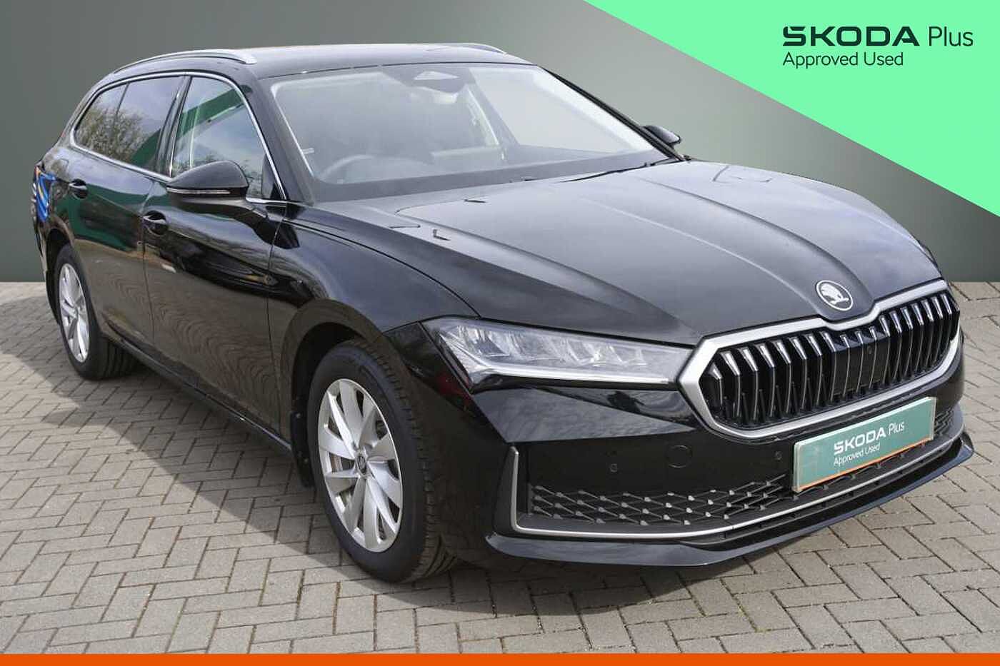 Main listing image - Skoda Superb Estate
