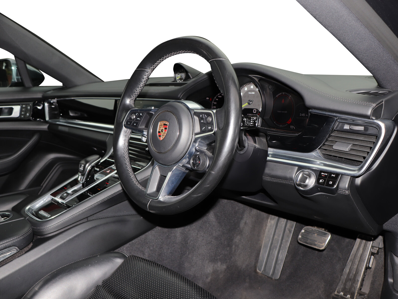 Main listing image - Porsche Panamera Sport Turismo