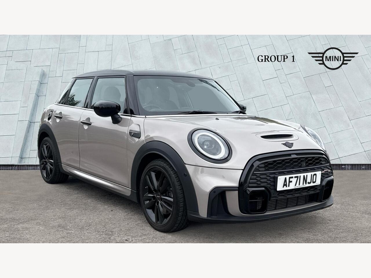 Main listing image - MINI Hatchback 5dr