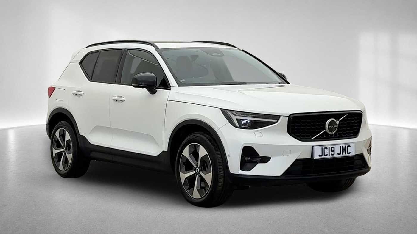 Main listing image - Volvo XC40