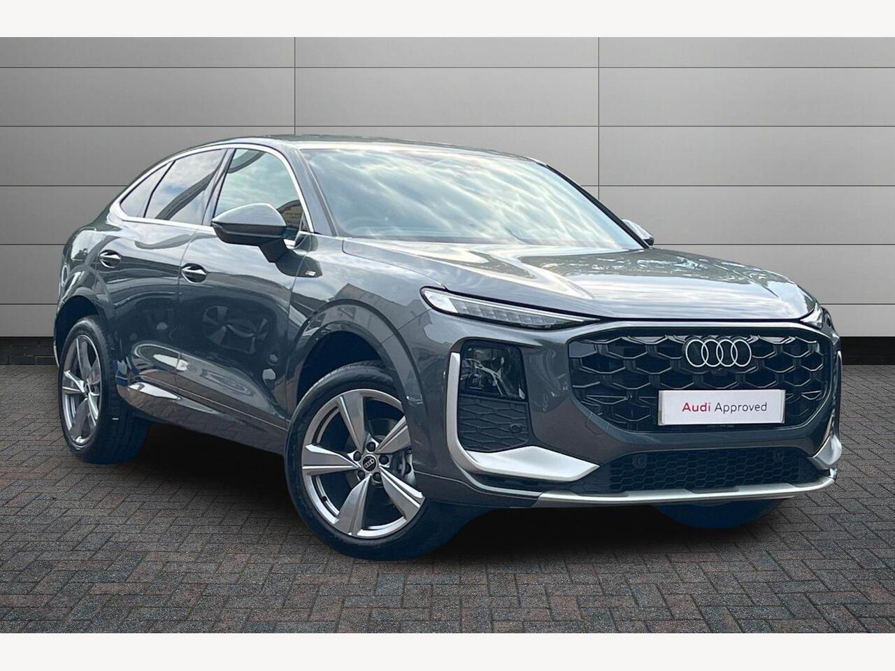 Main listing image - Audi Q3