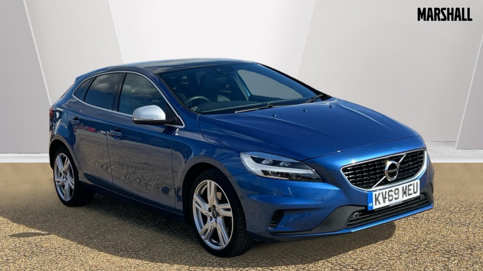 Main listing image - Volvo V40