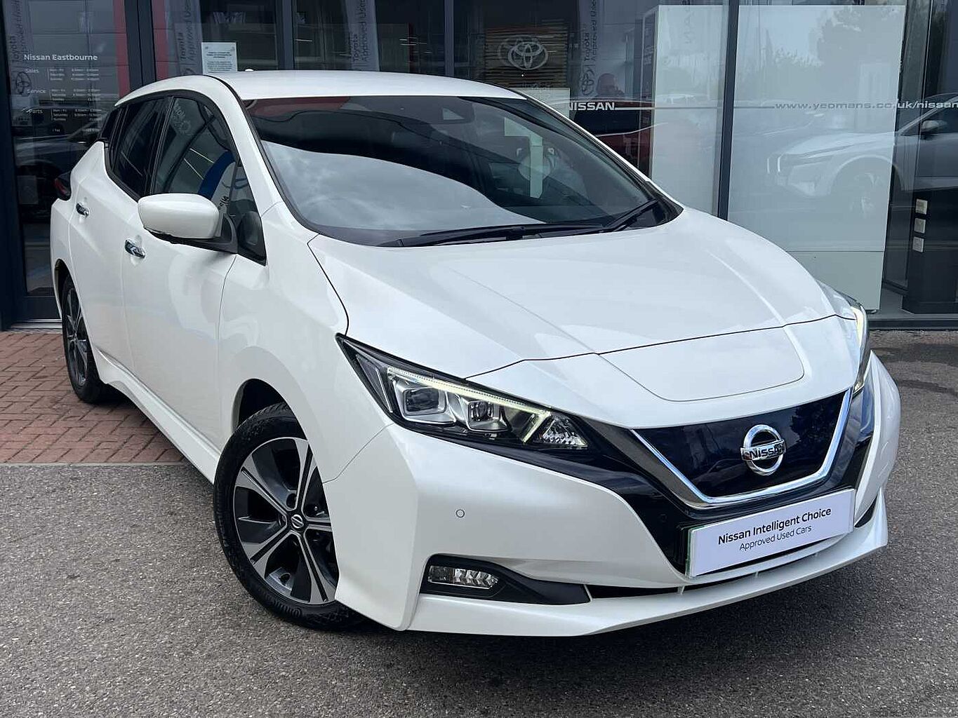 Main listing image - Nissan Leaf