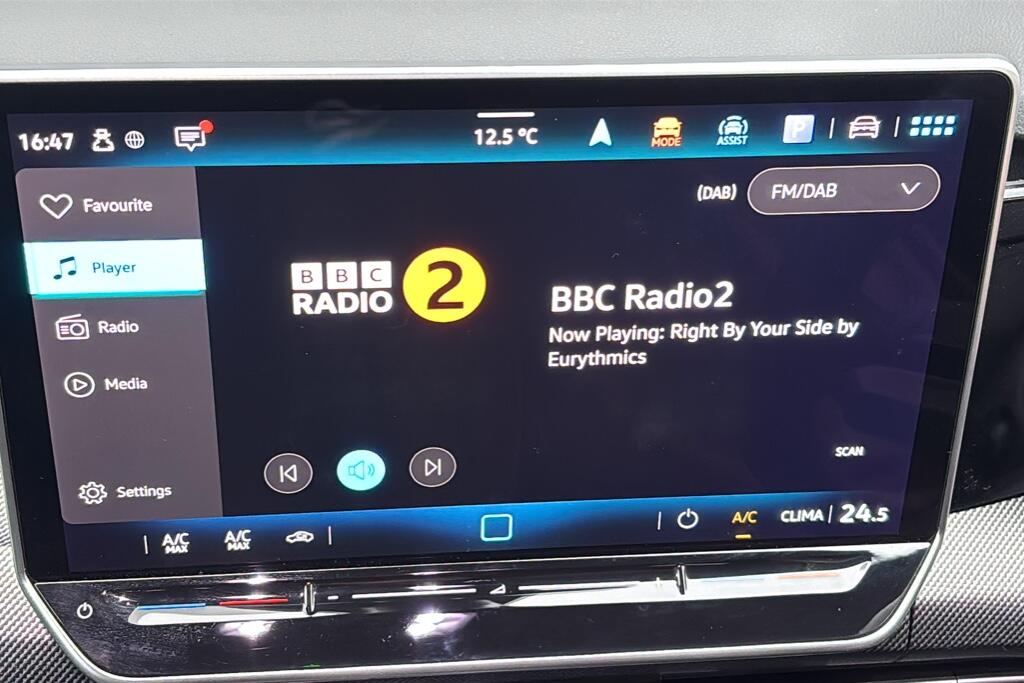 Main listing image - Volkswagen Golf Estate