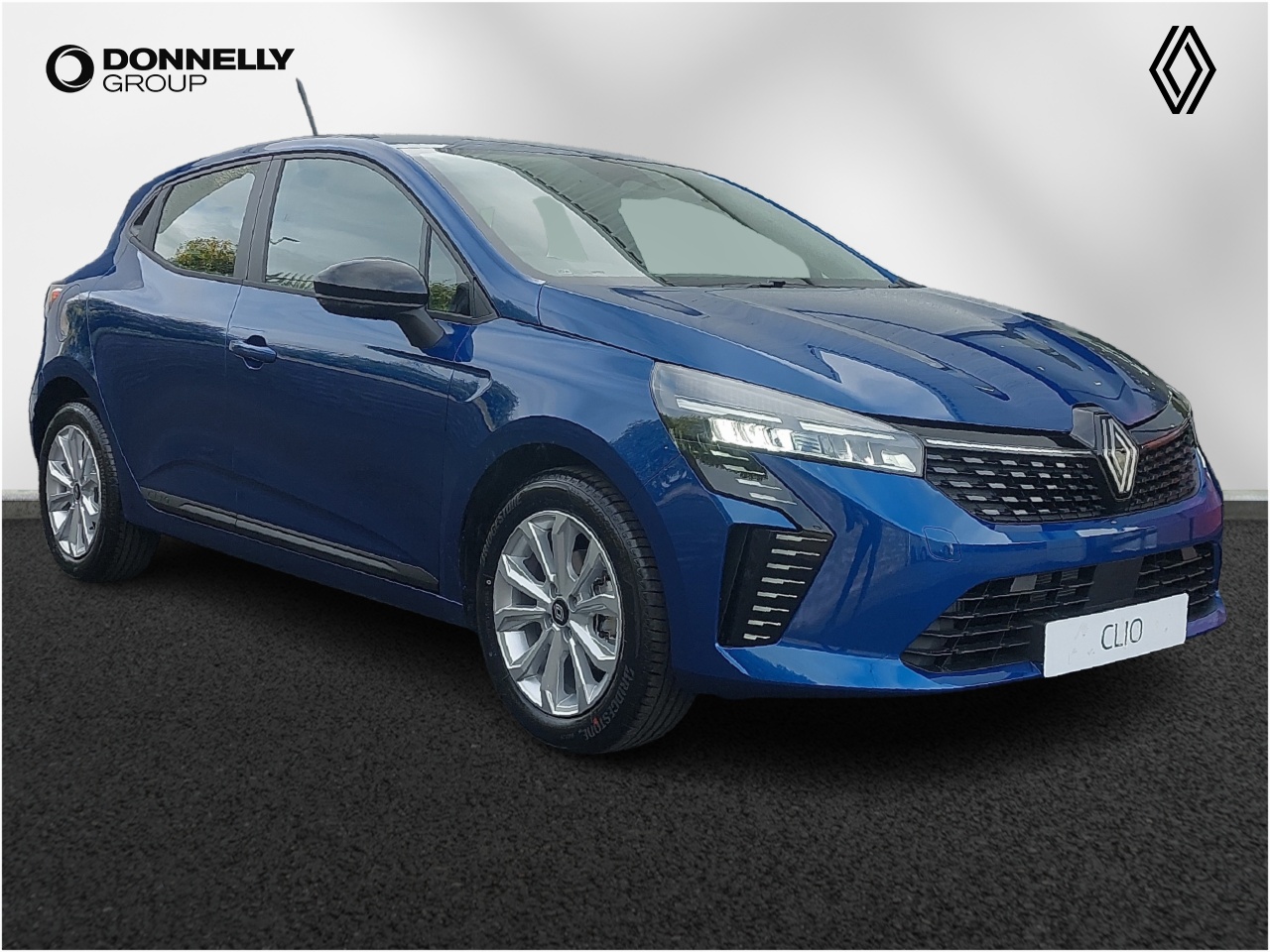 Main listing image - Renault Clio