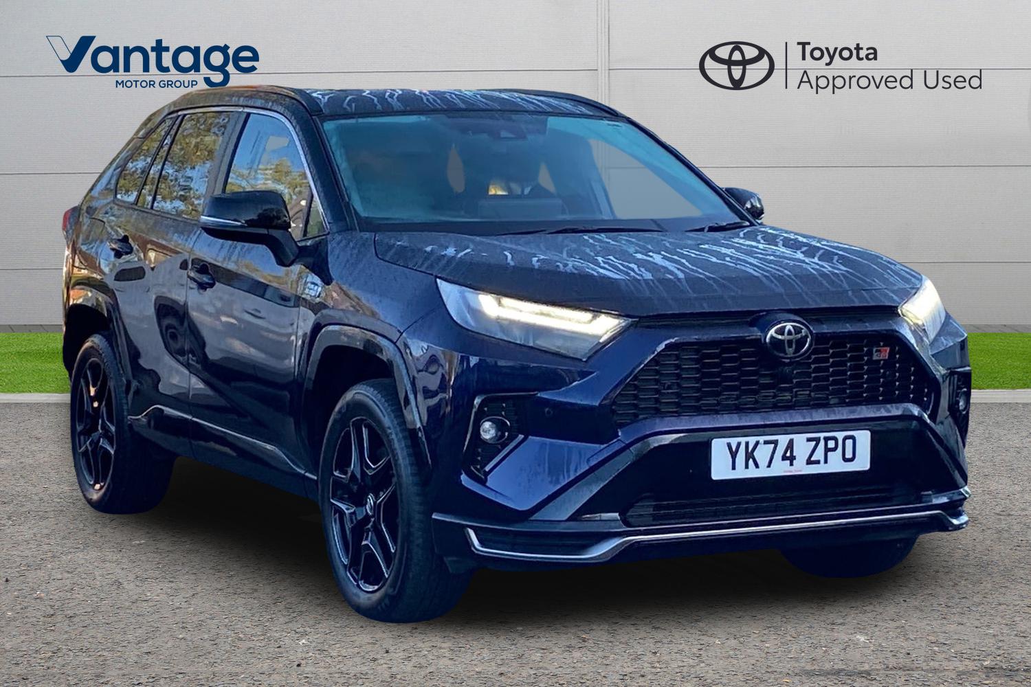 Main listing image - Toyota RAV4