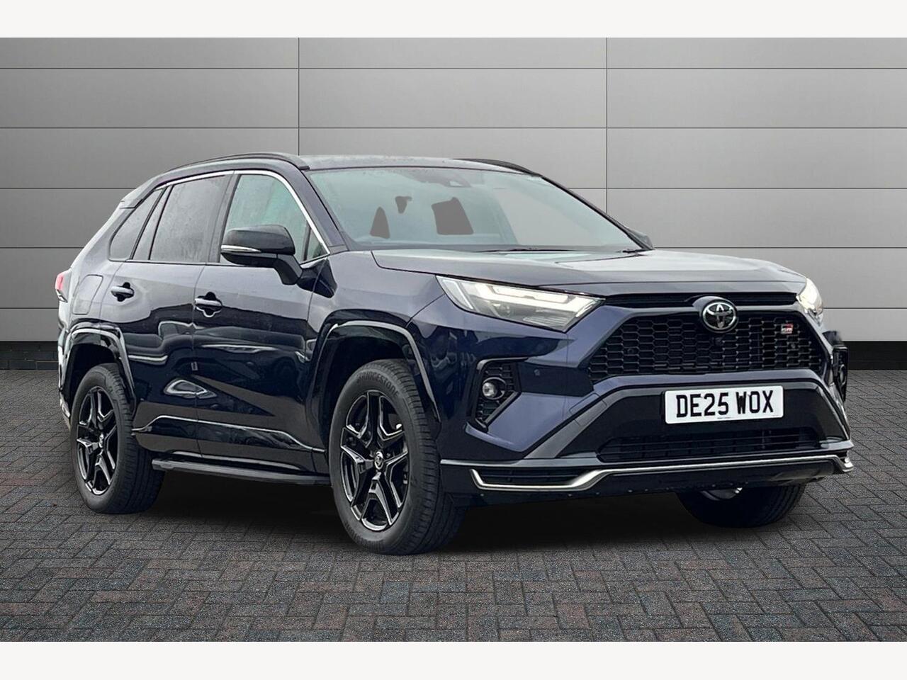 Main listing image - Toyota RAV4