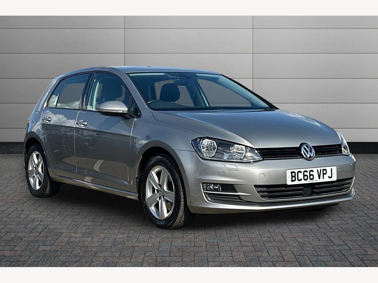 Main listing image - Volkswagen Golf
