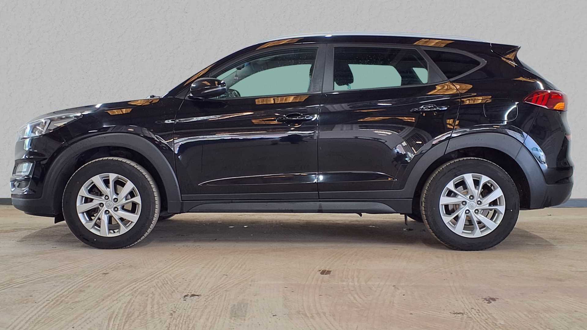Main listing image - Hyundai Tucson