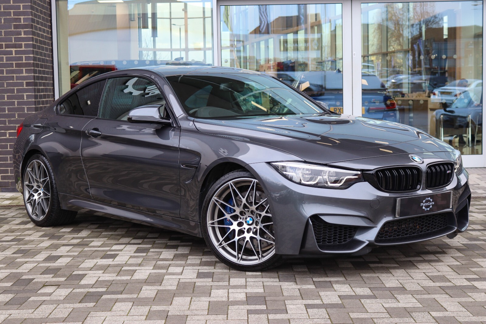 Main listing image - BMW M4