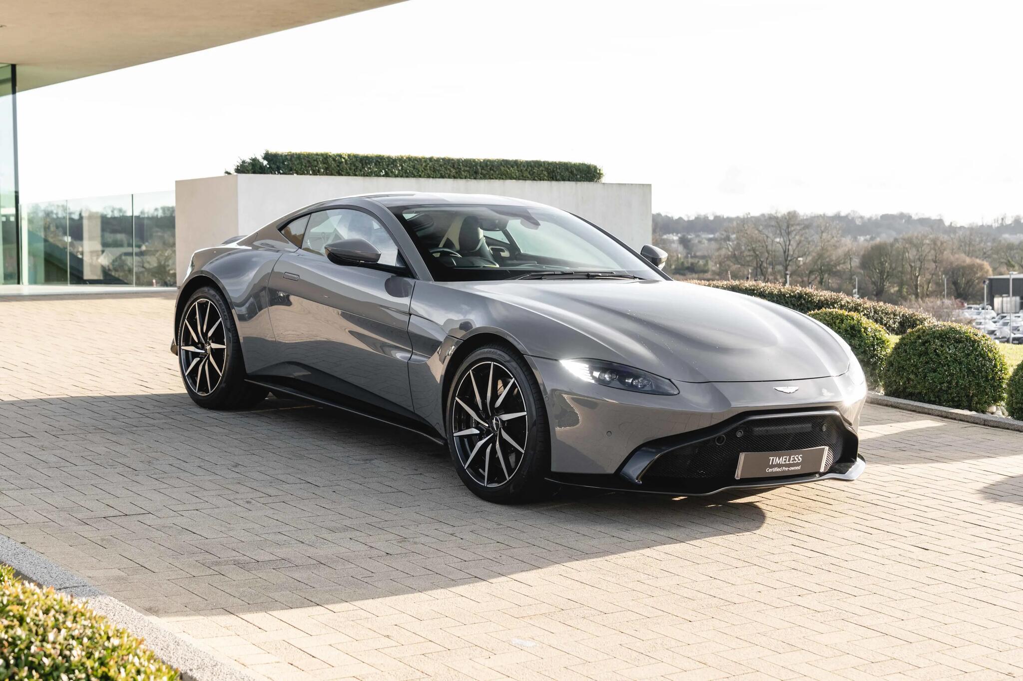 Main listing image - Aston Martin Vantage