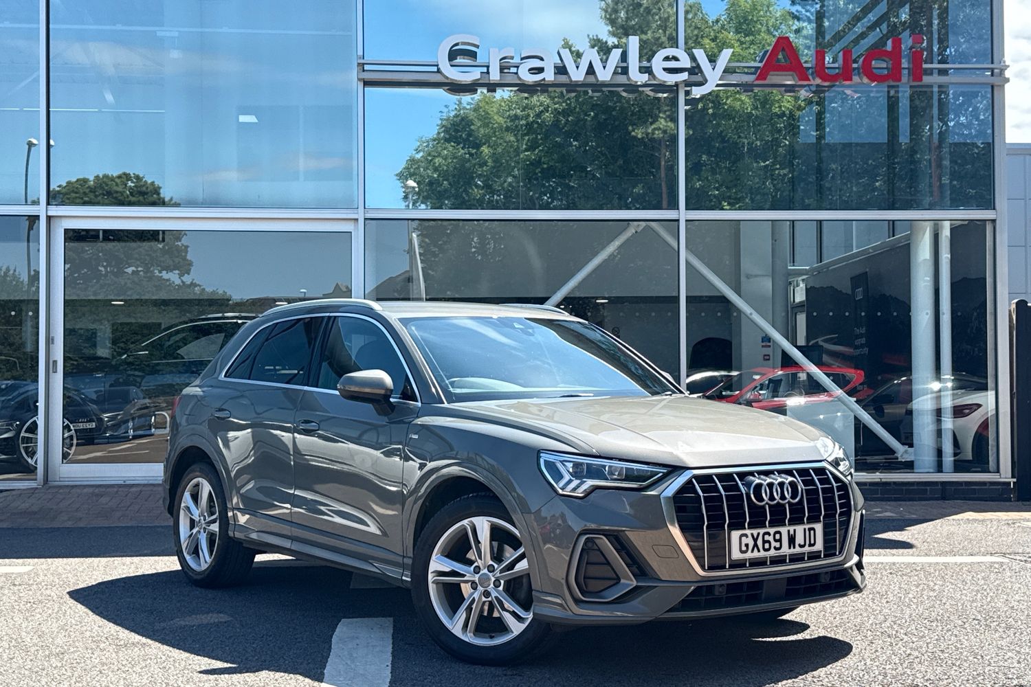 Main listing image - Audi Q3