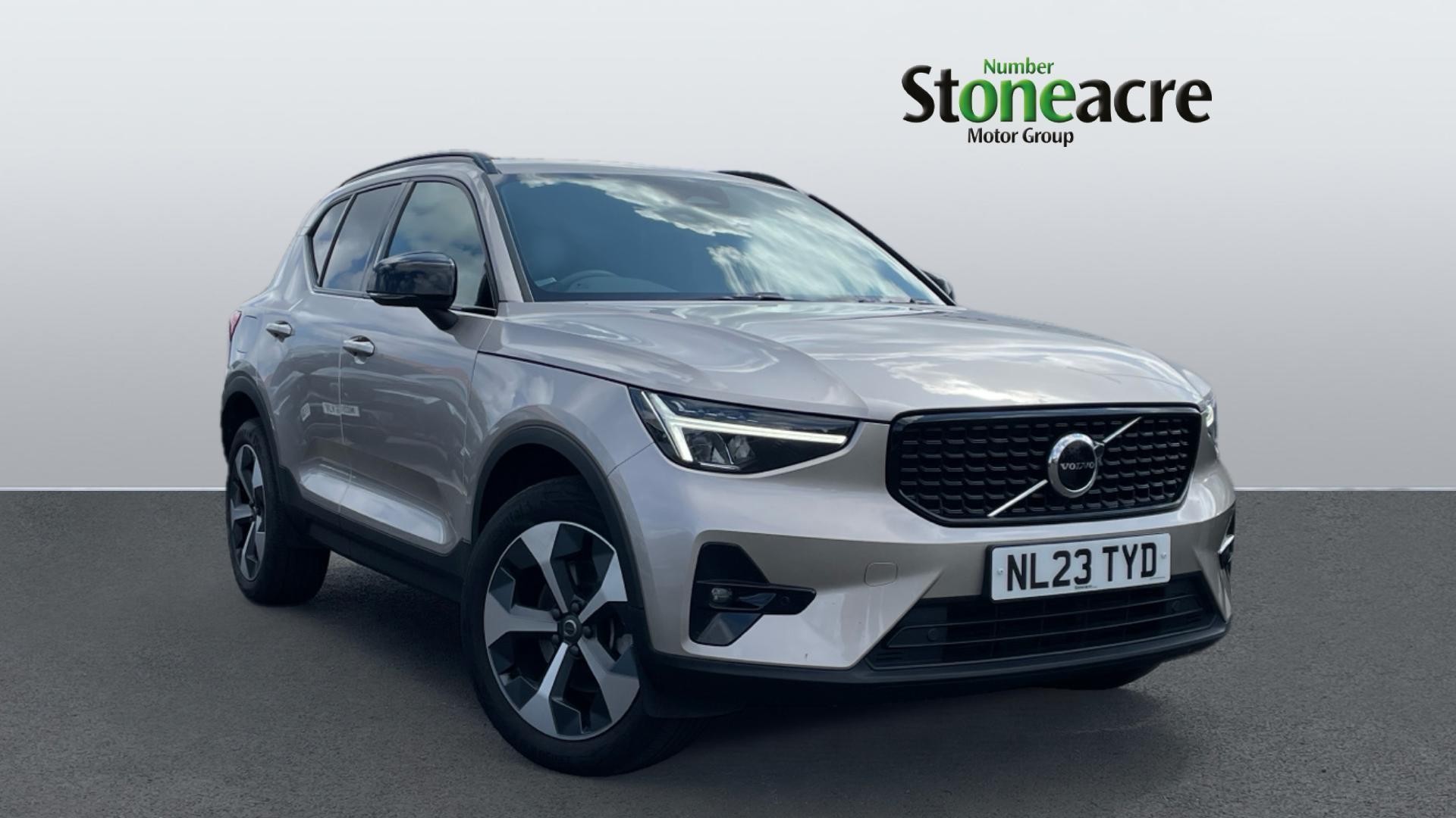 Main listing image - Volvo XC40