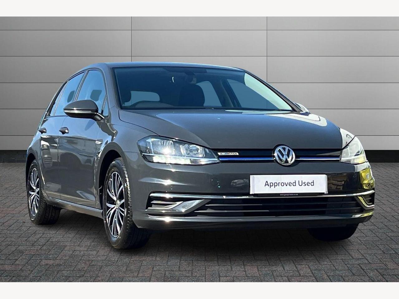 Main listing image - Volkswagen Golf