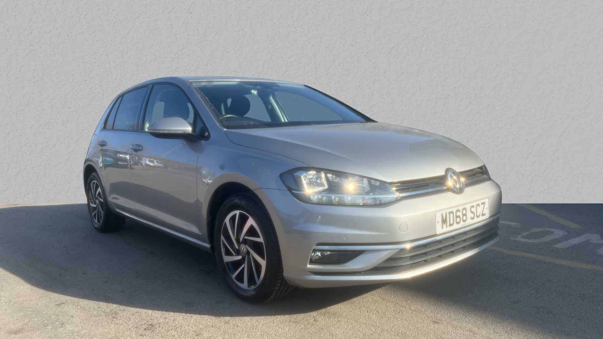 Main listing image - Volkswagen Golf