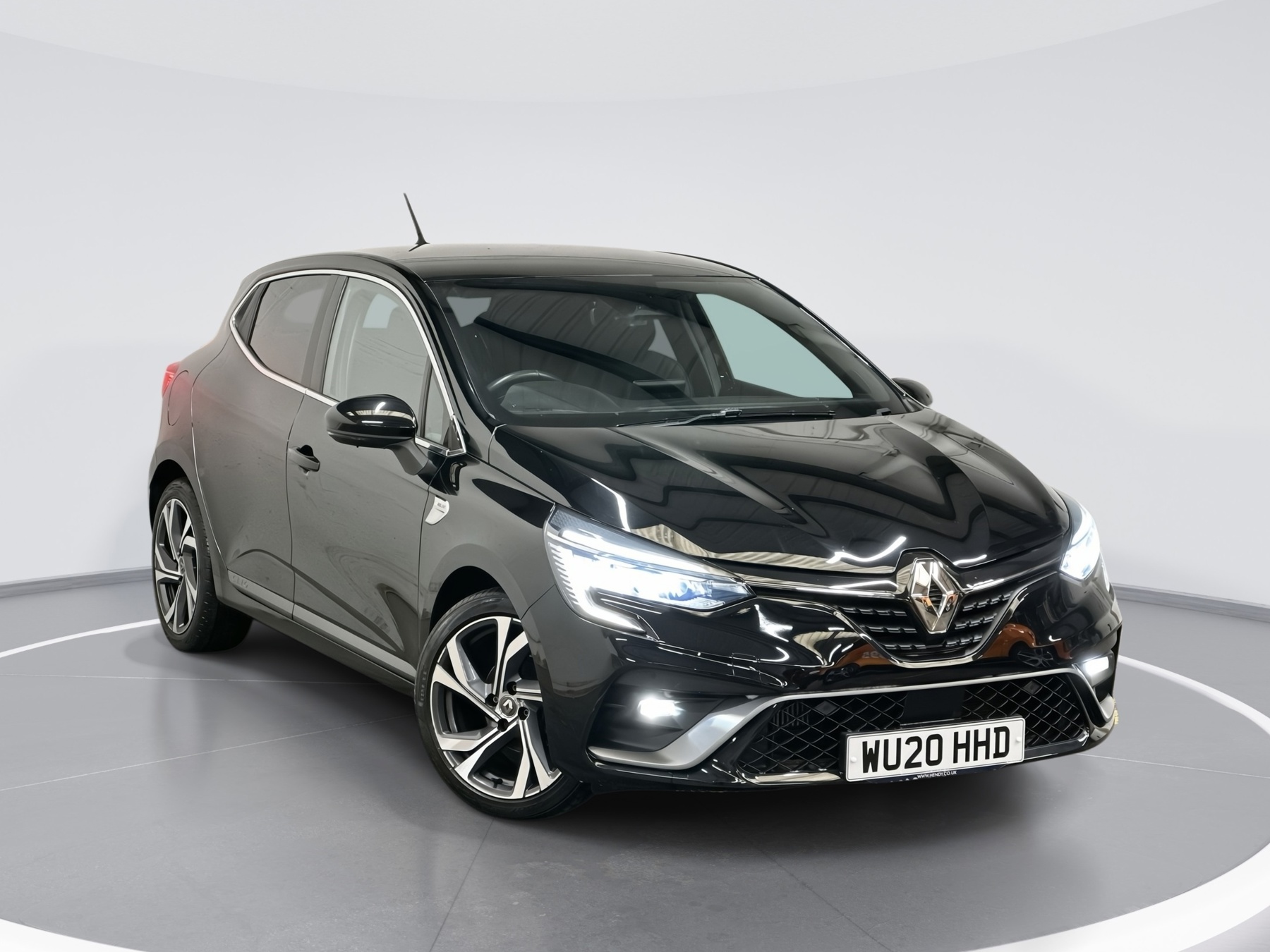 Main listing image - Renault Clio