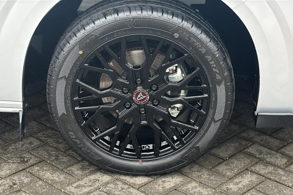 Main listing image - Volkswagen Transporter