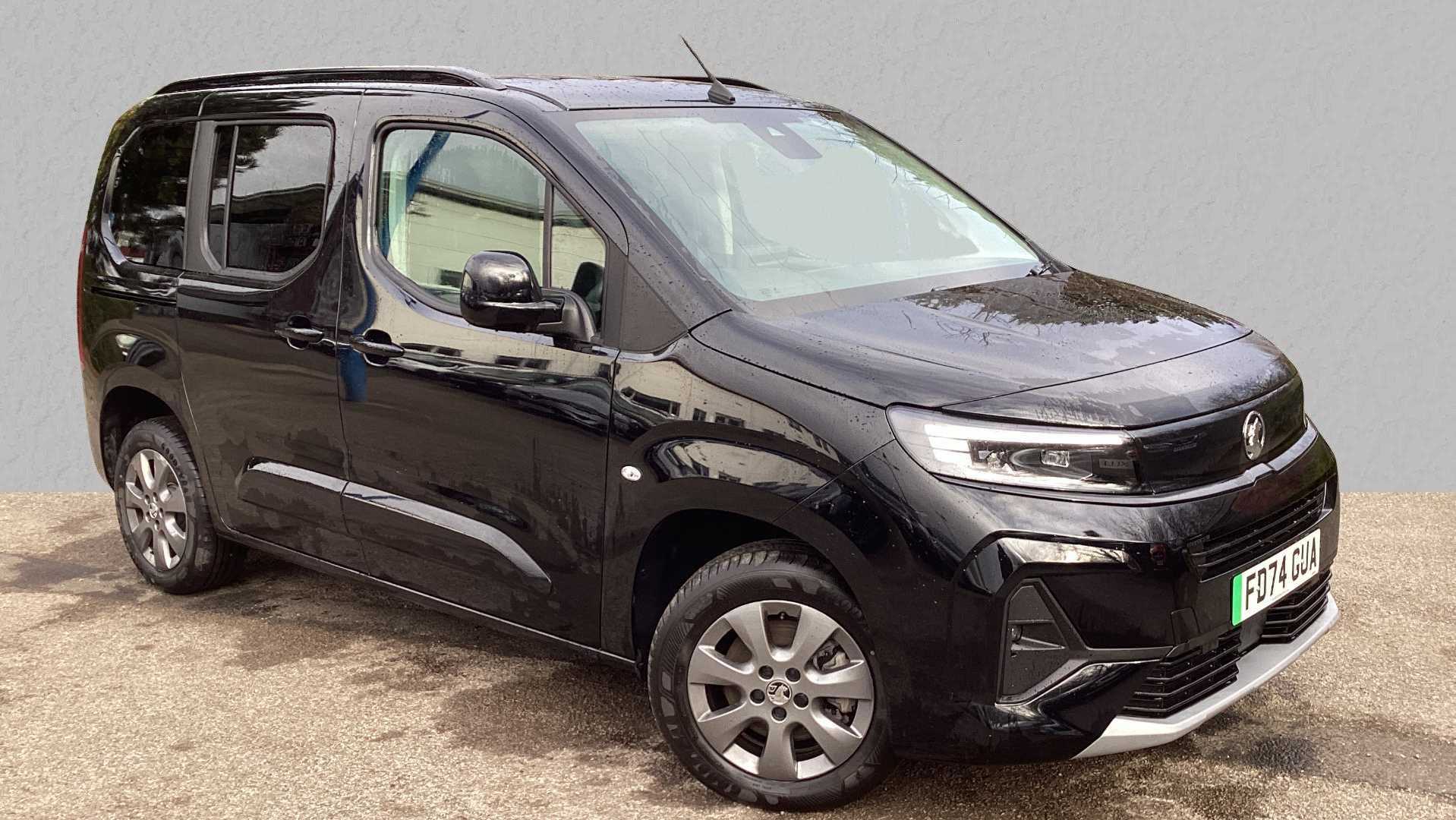 Main listing image - Vauxhall Combo Life-e