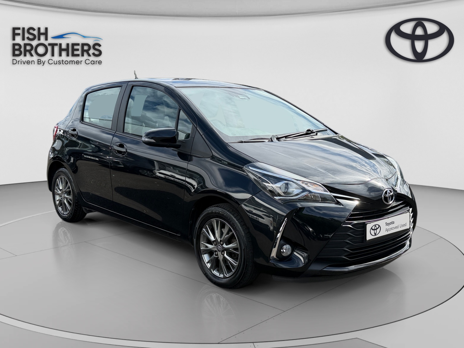 Main listing image - Toyota Yaris