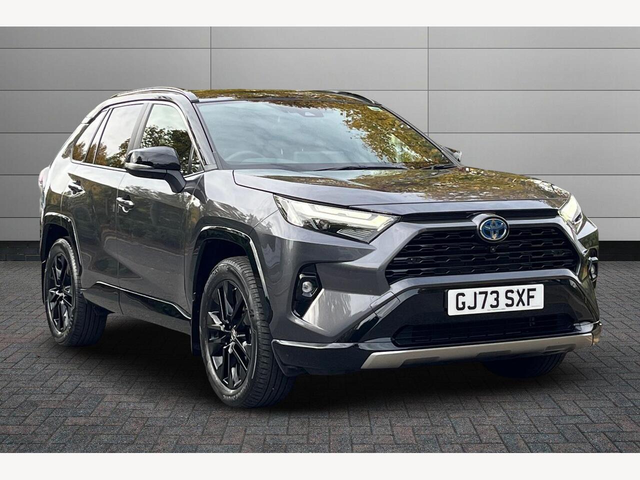 Main listing image - Toyota RAV4