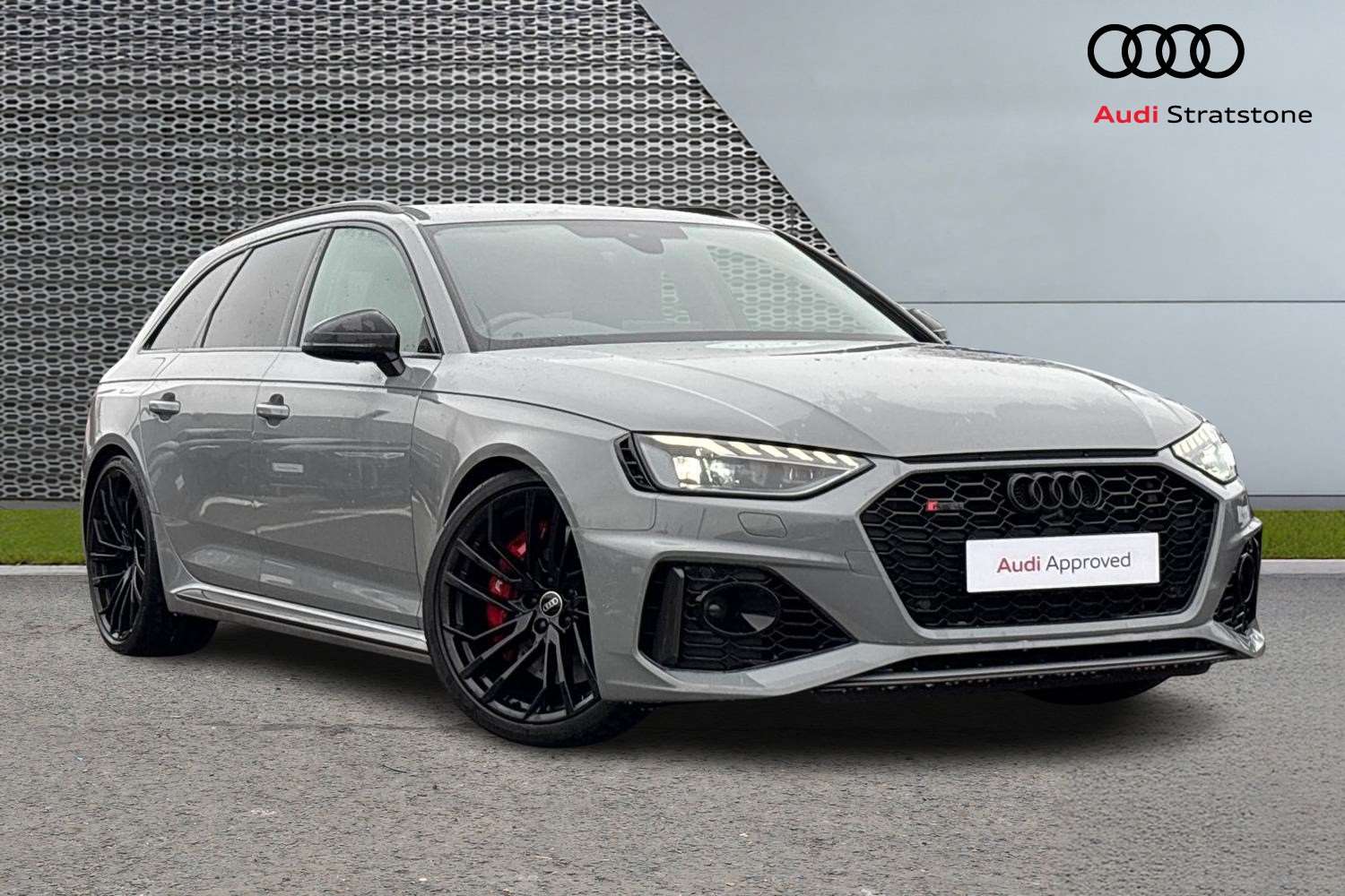 Main listing image - Audi RS4