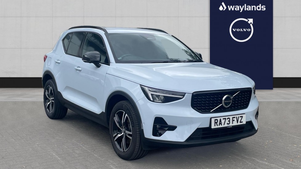 Main listing image - Volvo XC40