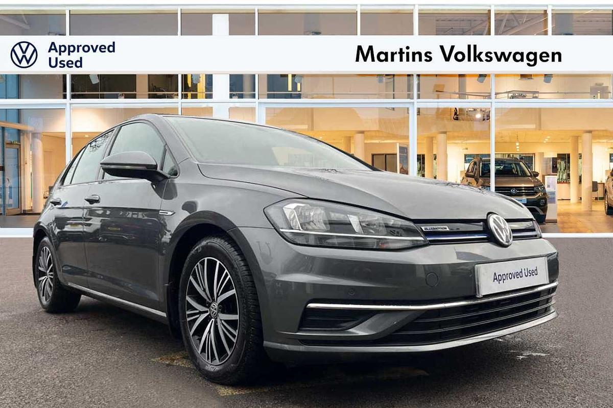 Main listing image - Volkswagen Golf