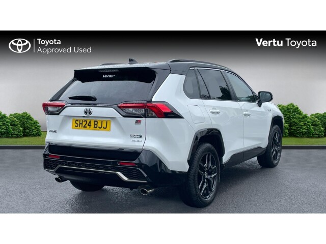 Main listing image - Toyota RAV4