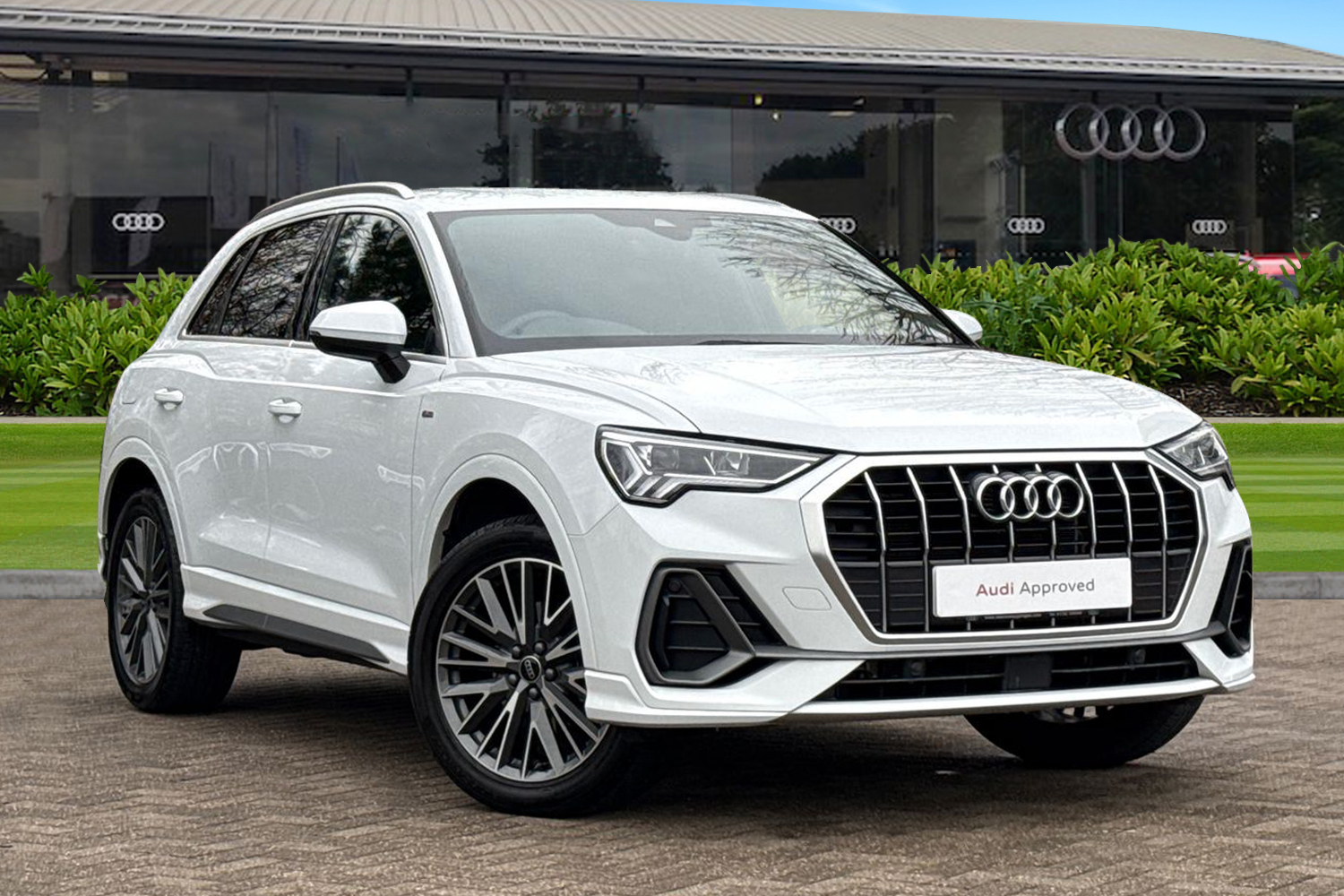 Main listing image - Audi Q3