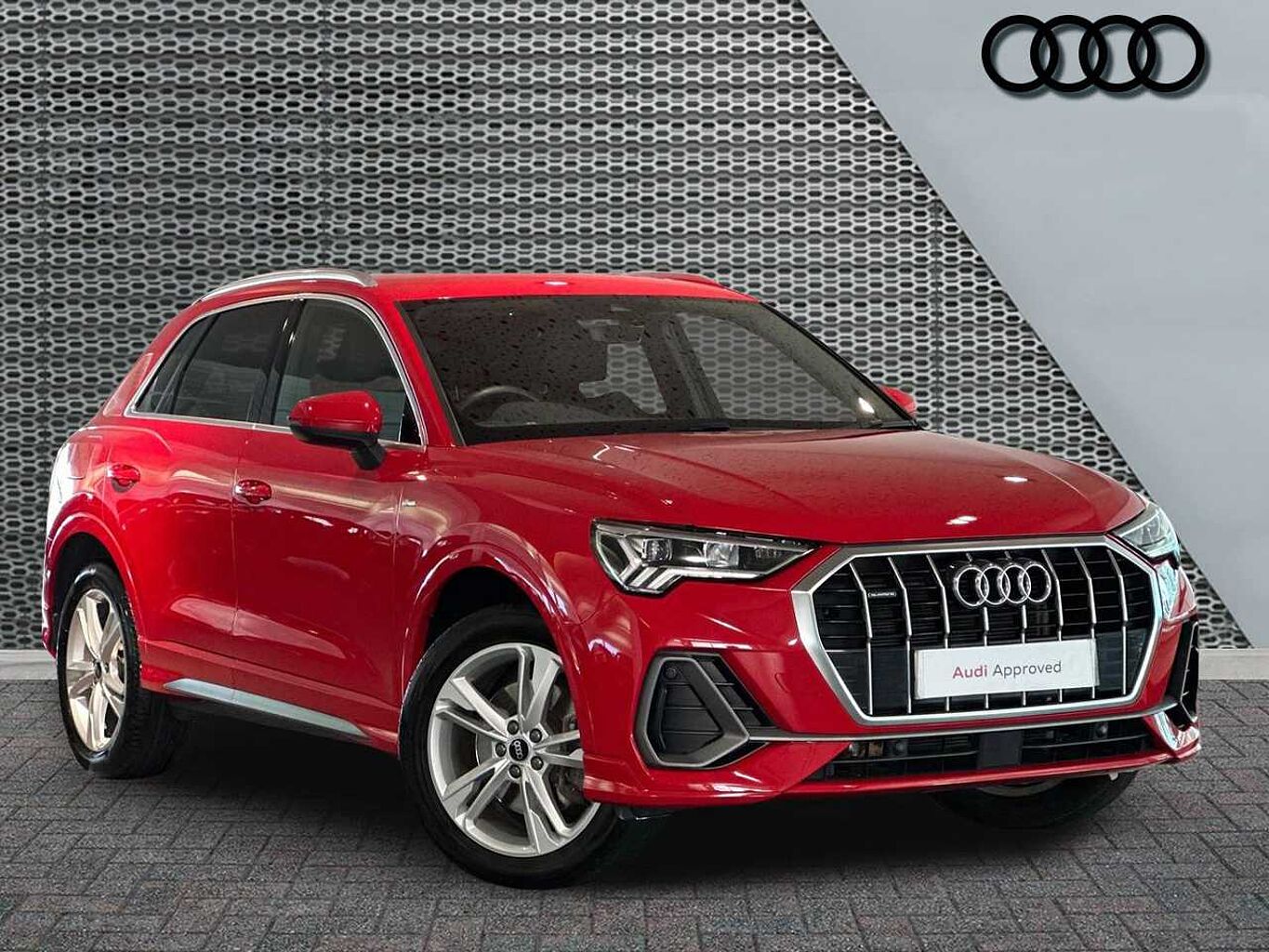 Main listing image - Audi Q3