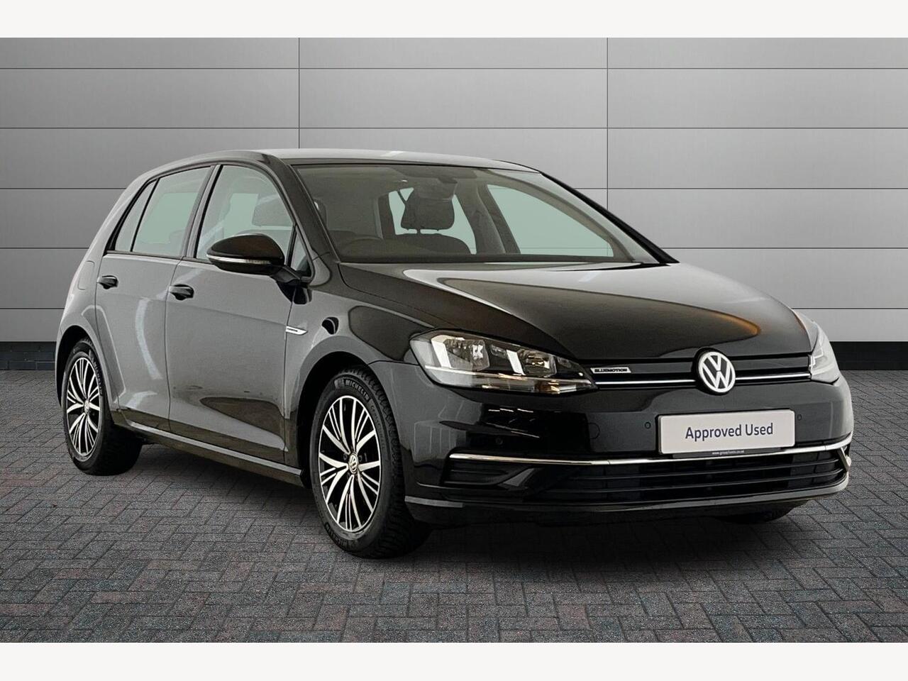 Main listing image - Volkswagen Golf